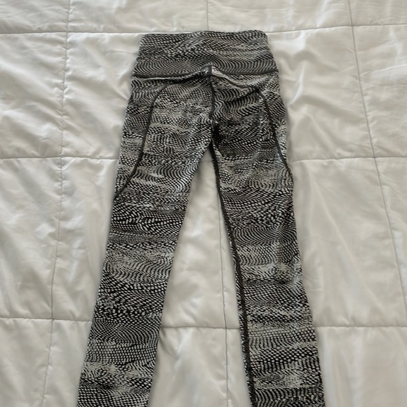 Lululemon leggings - Picture 3 of 5